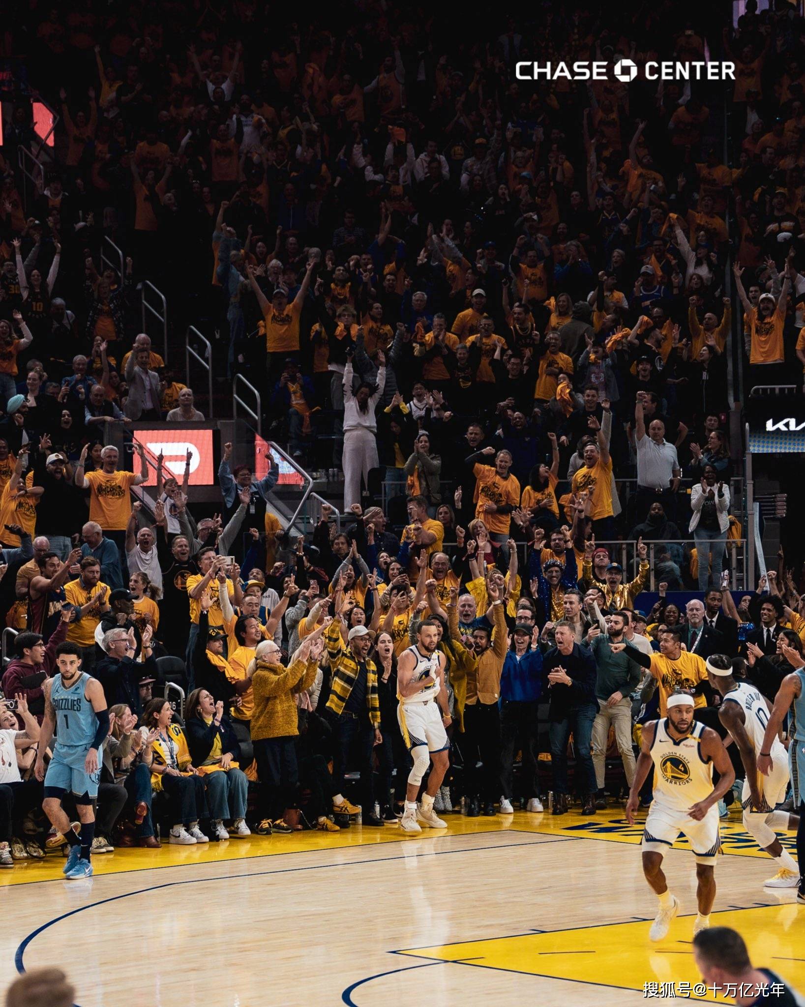 库里重返赛场，刷新纪录首场状态出色，巴塞罗那观众沸腾！九游官方APP下载